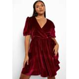 👉 Plus Fluwelen Wikkel Skater Jurk Met Pofmouwen, Wine