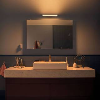 👉 Philips Hue white Ambiance Adore wandlamp 42 cm