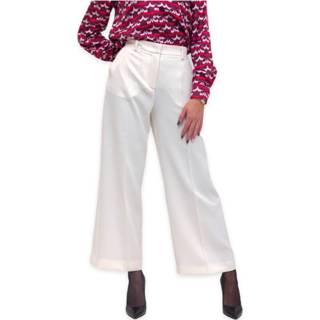 👉 Vrouwen wit Pantalone