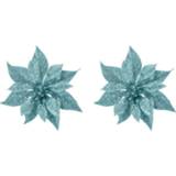 👉 Kerstster 2x Stuks Decoratie Bloemen Ijsblauw Glitter Op Clip 18 Cm - Kersthangers 8720576135068