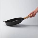 👉 Koekenpan zwart gietijzer 26 cm, Gietijzer, - BergHOFF | Ron 5413821050348