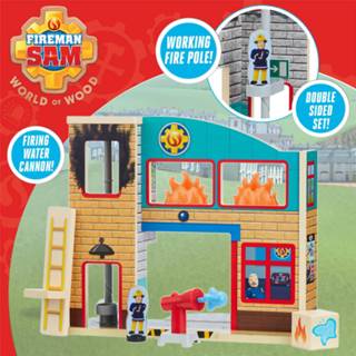 👉 Fireman Sam - Wooden Fire Station 5029736073251