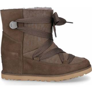 👉 Snowboots bruin vrouwen Classic Femme Lace-Up Lammleder UGG , Dames