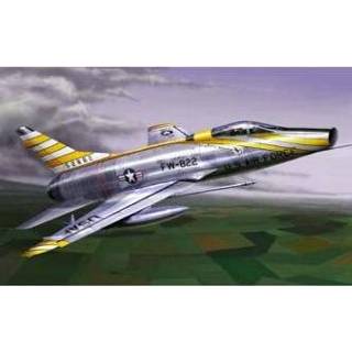 👉 Trumpeter 1/72 North-American F-100D Super Sabre