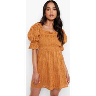 👉 Petite Geplooide Broderie Jurk Met Pofmouwen, Tan