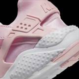 👉 Roze vrouwen jeugd peuters Nike Huarache SE Kleuterschoen - 886548593859