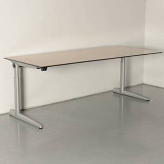 👉 Bureau eiken Ahrend 500 bureau, blad, 200 x 80/90, hoogte instelbaar onderstel d.m.v. handslinger, rechtse hoek