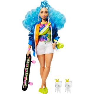 👉 Skate board blauw Mattel Extra Doll #4 - with Skateboard & 2 Kittens 887961908503