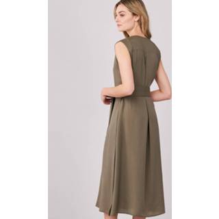 👉 Sleeveless dress with concealed button placket and tie waist