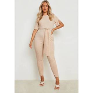 👉 Plus Jumpsuit Met Stippen, Cape Mouwen En Ceintuur, Stone
