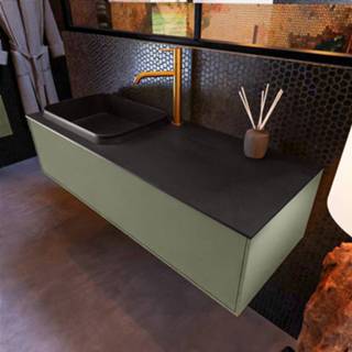 👉 Badmeubel zwarte legergroen MDF mat hangend erin zwart enkel links Mondiaz 120cm Army met 1 lade en wastafel kraangat 6017324358322