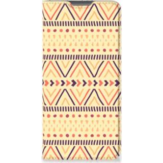 👉 Geel Motorola Moto G52 | G82 Hoesje met Magneet Aztec Yellow 8720632557179