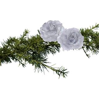 Kerstboom zilver 2x stuks decoratie bloemen rozen op clip 9 cm