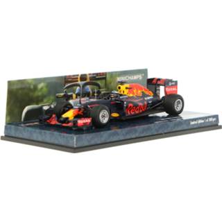 👉 Modelauto Red Bull Racing RB12 - schaal 1:43 4012138143272