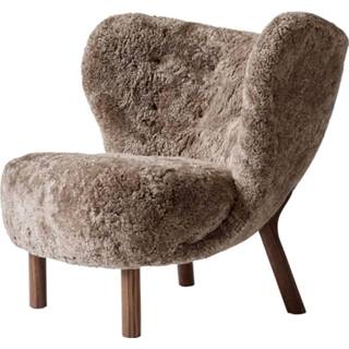 👉 Fauteuil &Tradition Little Petra VB1 Schapenvacht Sahara/Walnoot 5709262012381