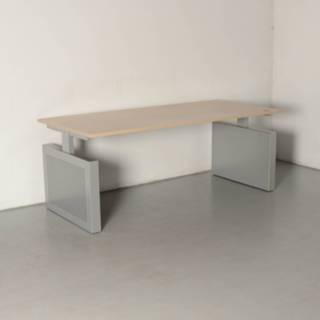 Elektrisch bureau eiken Voortman bureau, blad, 180 x 90 cm , hoogte instelbaar onderstel, (let op, dit is geen zit-sta bureau)