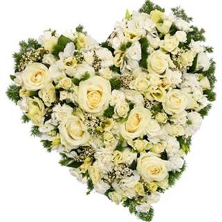 👉 Wit Heart shape white flowers