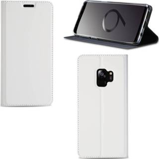 👉 Wit Samsung Galaxy S9 Hoesje met Standaardfunctie 8718894374610