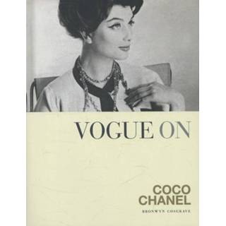 👉 Tweet Vogue on: Coco Chanel 9781849491112