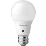 👉 Ledlamp a+ Megaman LED-lamp E27 Peer 9.5 W = 60 Warmwit Energielabel: Incl. daglichtsensor 1 stuks 4020856485321