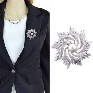 👉 Corsage vrouwen Luxury Fashion Simple Lady Crystal Zircon Pinwheel Shape Brooch High-grade Suits 6922306547079