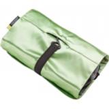 👉 Groen wit Cocoon - Hanging Toiletry Kit Minimalist with Silk maat 24 x 17 1 cm groen/wit 799696120757